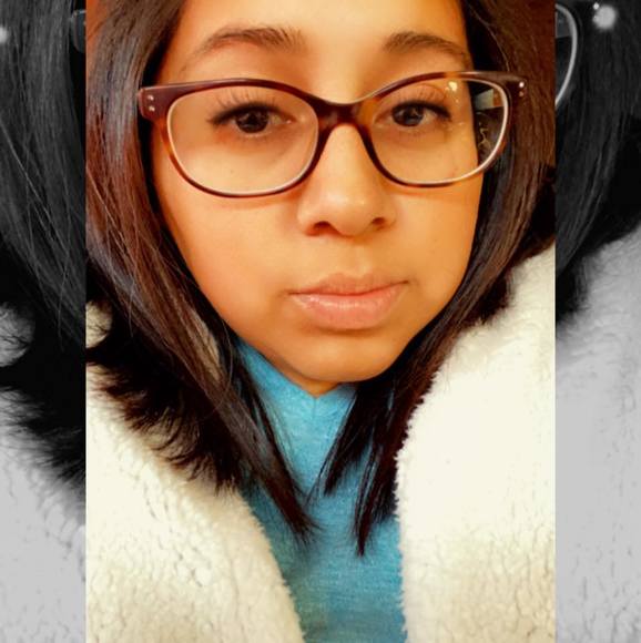 Meet your Posher, Amelia - Picture 1 of 1